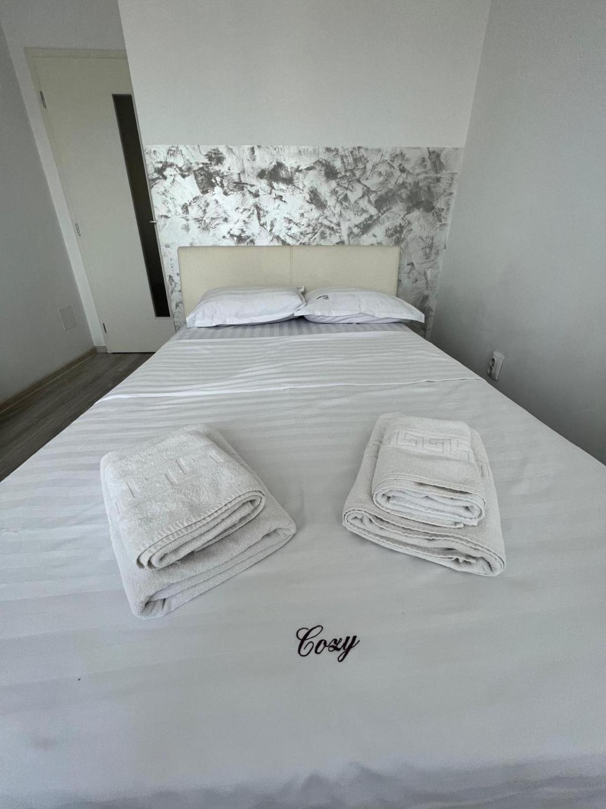 Cozy 3 Bedroom Apartments In Centre Of Iasi Palas Mall Zewnętrze zdjęcie
